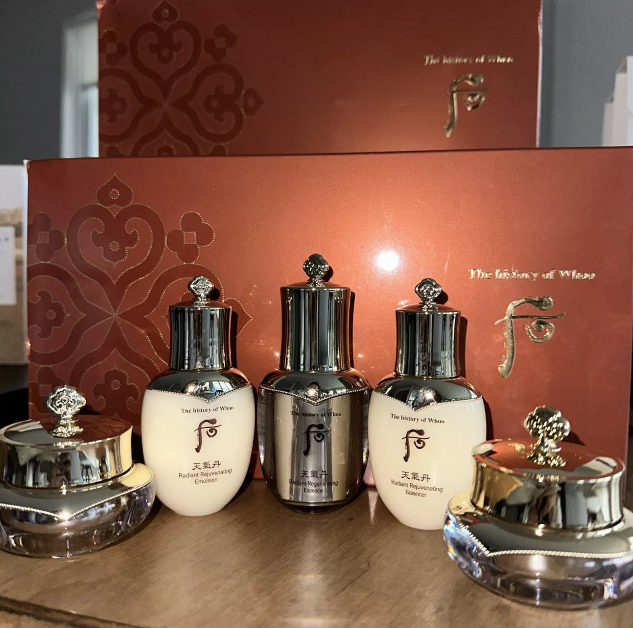 The History of Whoo Cheongidan Hwa Hyun Radiant 5 Pcs Special Christmas Gift Set